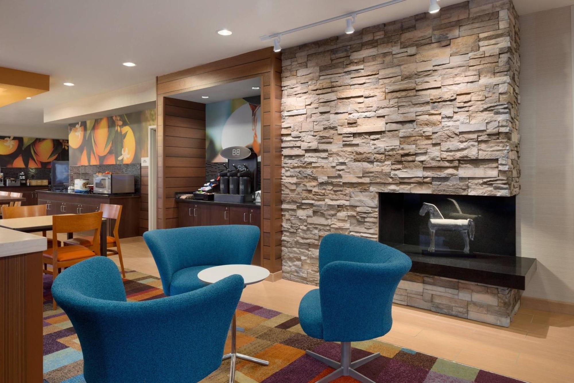 Fairfield Inn & Suites Youngstown Boardman Poland Exterior photo